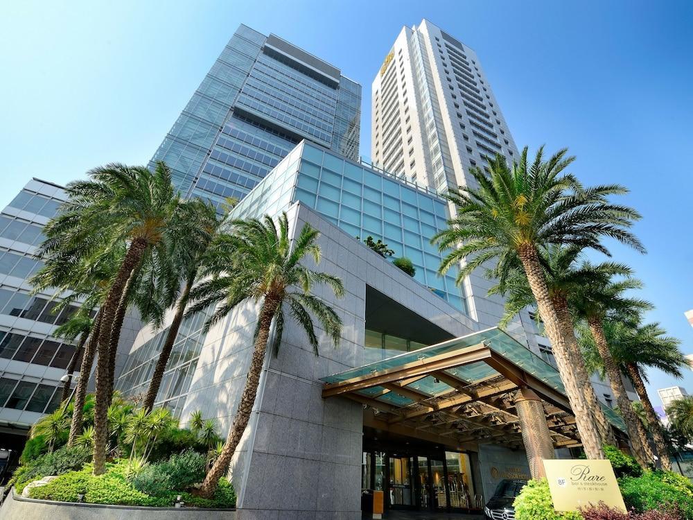 Windsor Hotel Taichung Exterior foto The entrance of the hotel