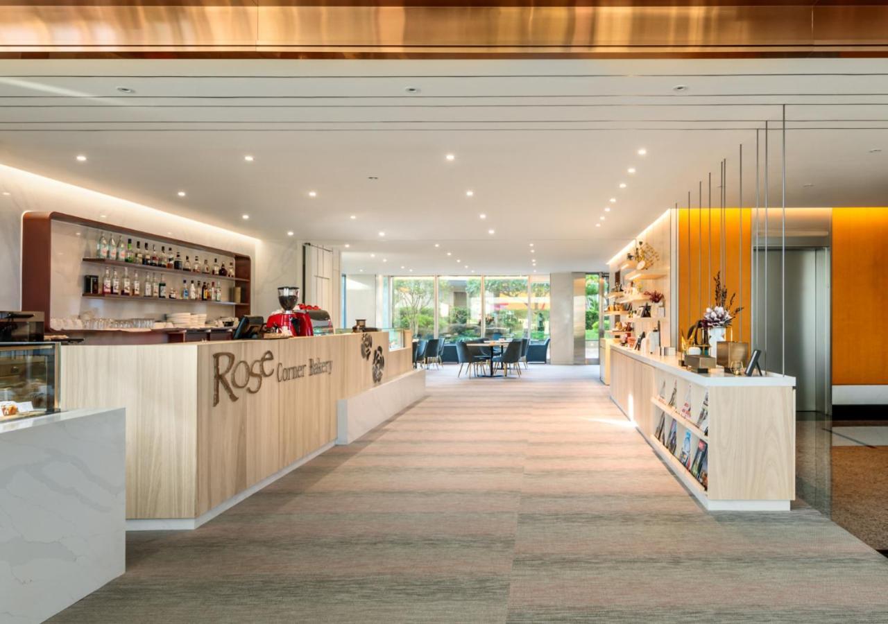 Windsor Hotel Taichung Exterior foto Rose Lounge at Zurich Airport