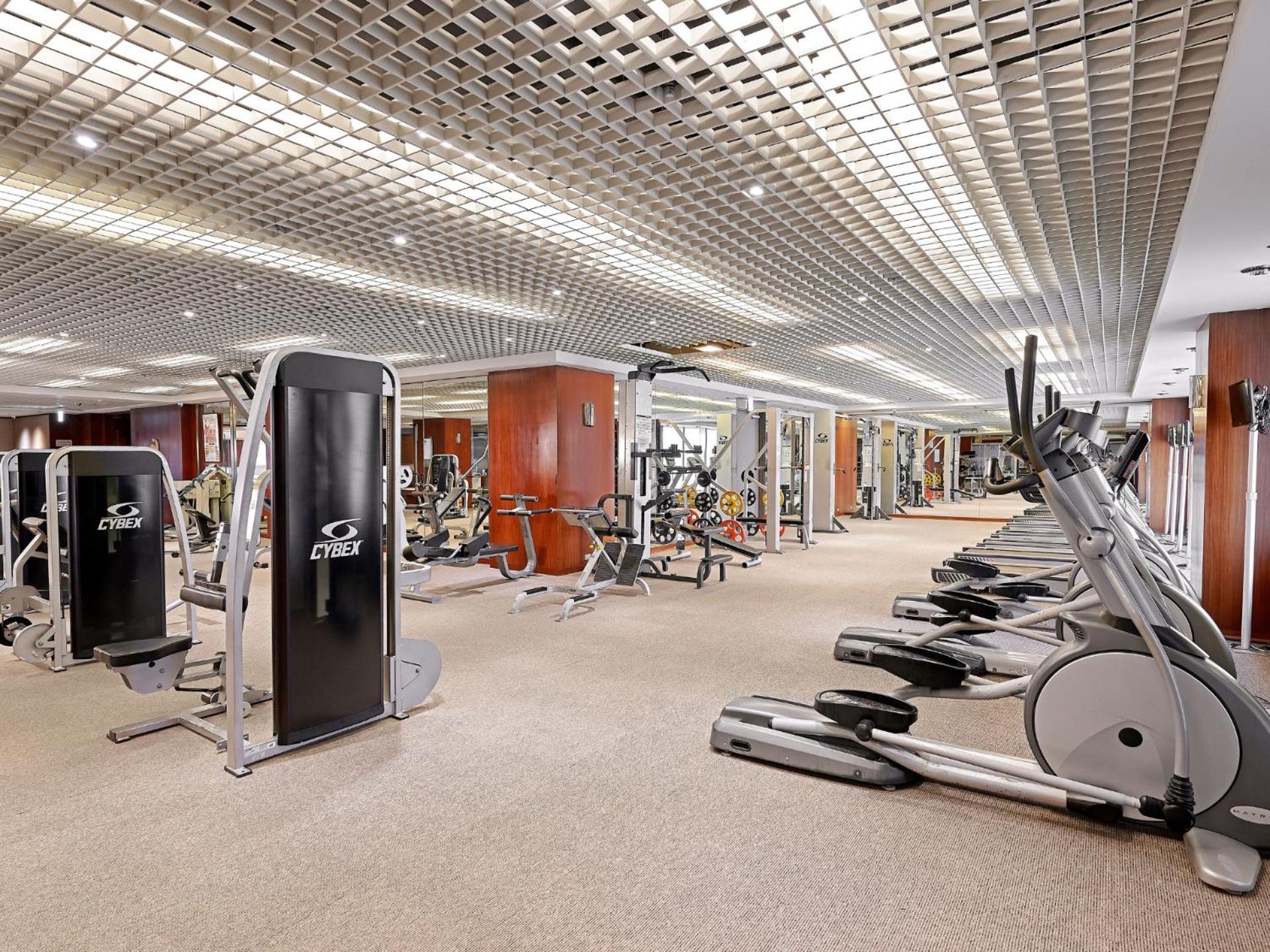 Windsor Hotel Taichung Exterior foto The gym at the Mandarin Oriental, Hong Kong