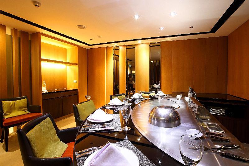 Windsor Hotel Taichung Exterior foto The restaurant